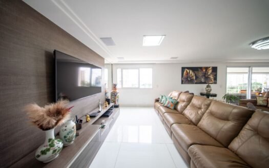 Apartamento com 4 vagas e 3 suítes no Tatuapé para locação
